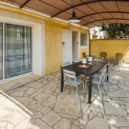 3 Bedroom Awesome Home In Chateuneuf De Gadagne Châteauneuf-de-Gadagne Exteriér fotografie