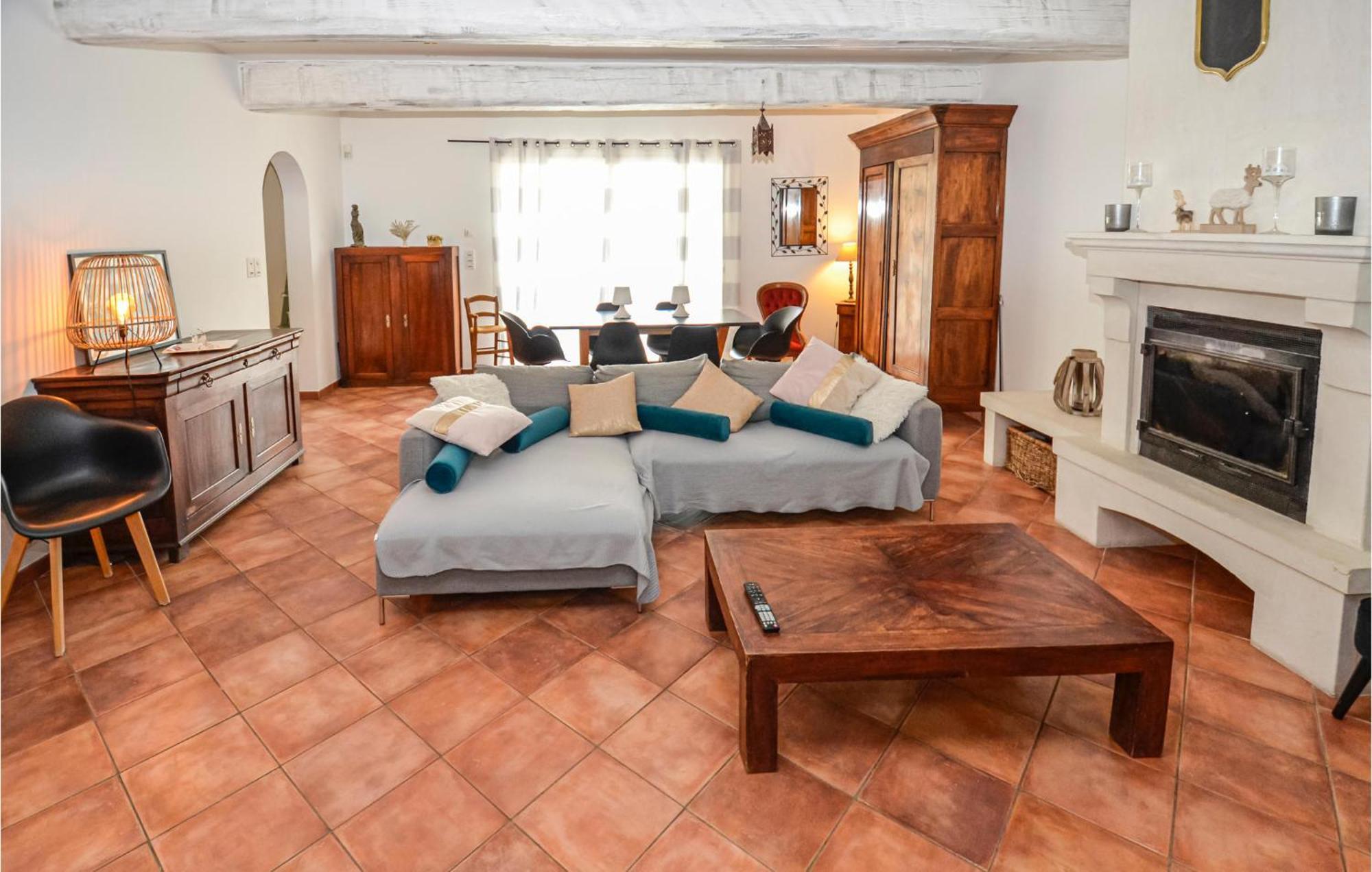 3 Bedroom Awesome Home In Chateuneuf De Gadagne Châteauneuf-de-Gadagne Exteriér fotografie