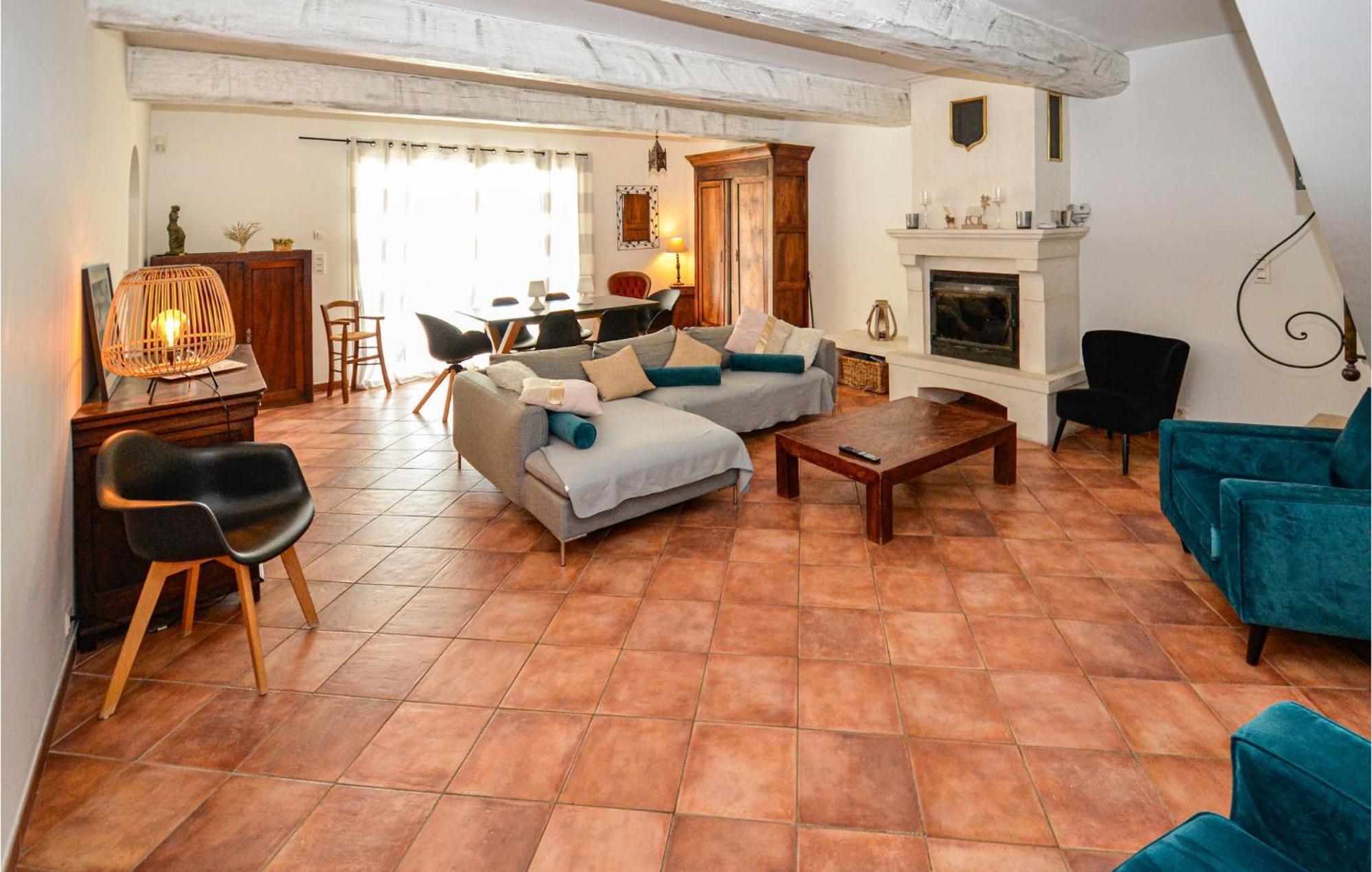 3 Bedroom Awesome Home In Chateuneuf De Gadagne Châteauneuf-de-Gadagne Exteriér fotografie