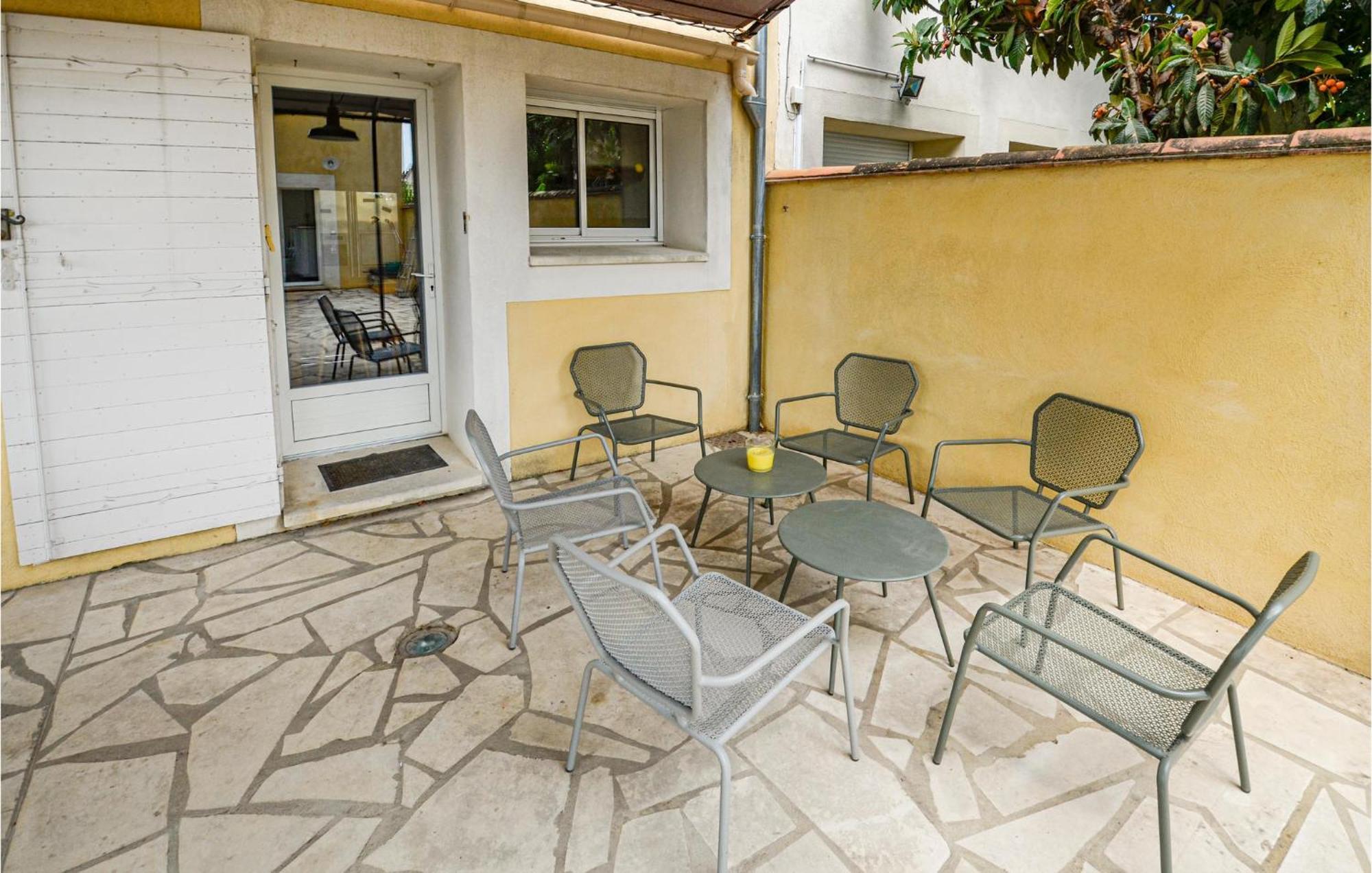 3 Bedroom Awesome Home In Chateuneuf De Gadagne Châteauneuf-de-Gadagne Exteriér fotografie