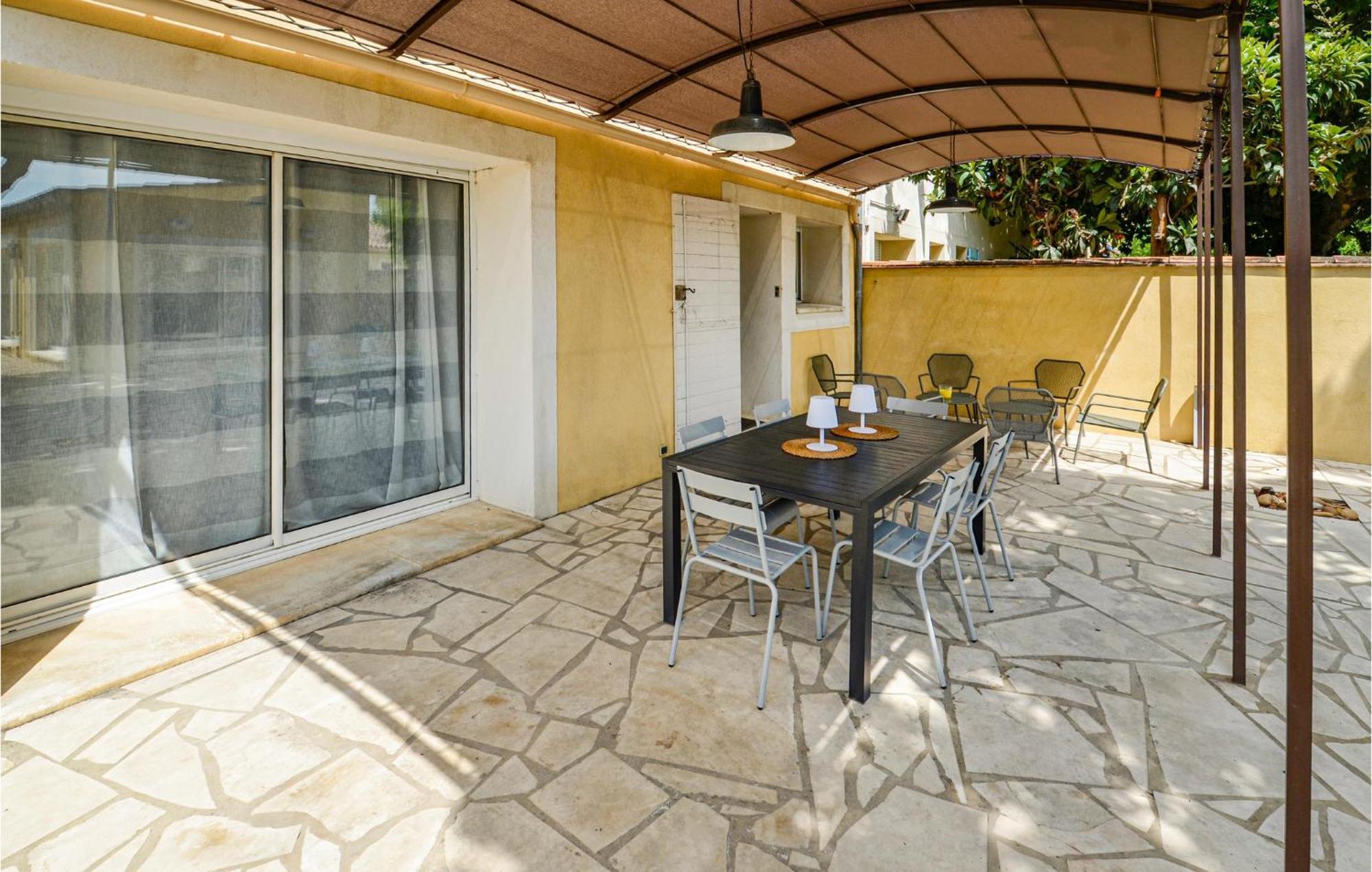 3 Bedroom Awesome Home In Chateuneuf De Gadagne Châteauneuf-de-Gadagne Exteriér fotografie